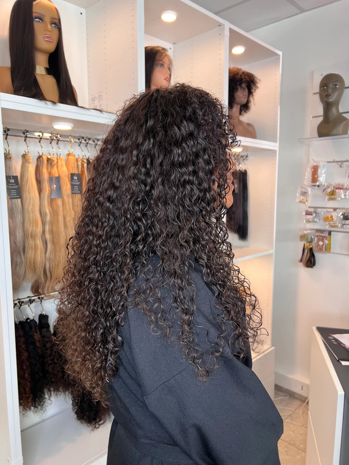 Extensions Cheveux Bouclés - NahaHair – Châtain Foncé #2, 100 % cheveux humains, texture naturelle