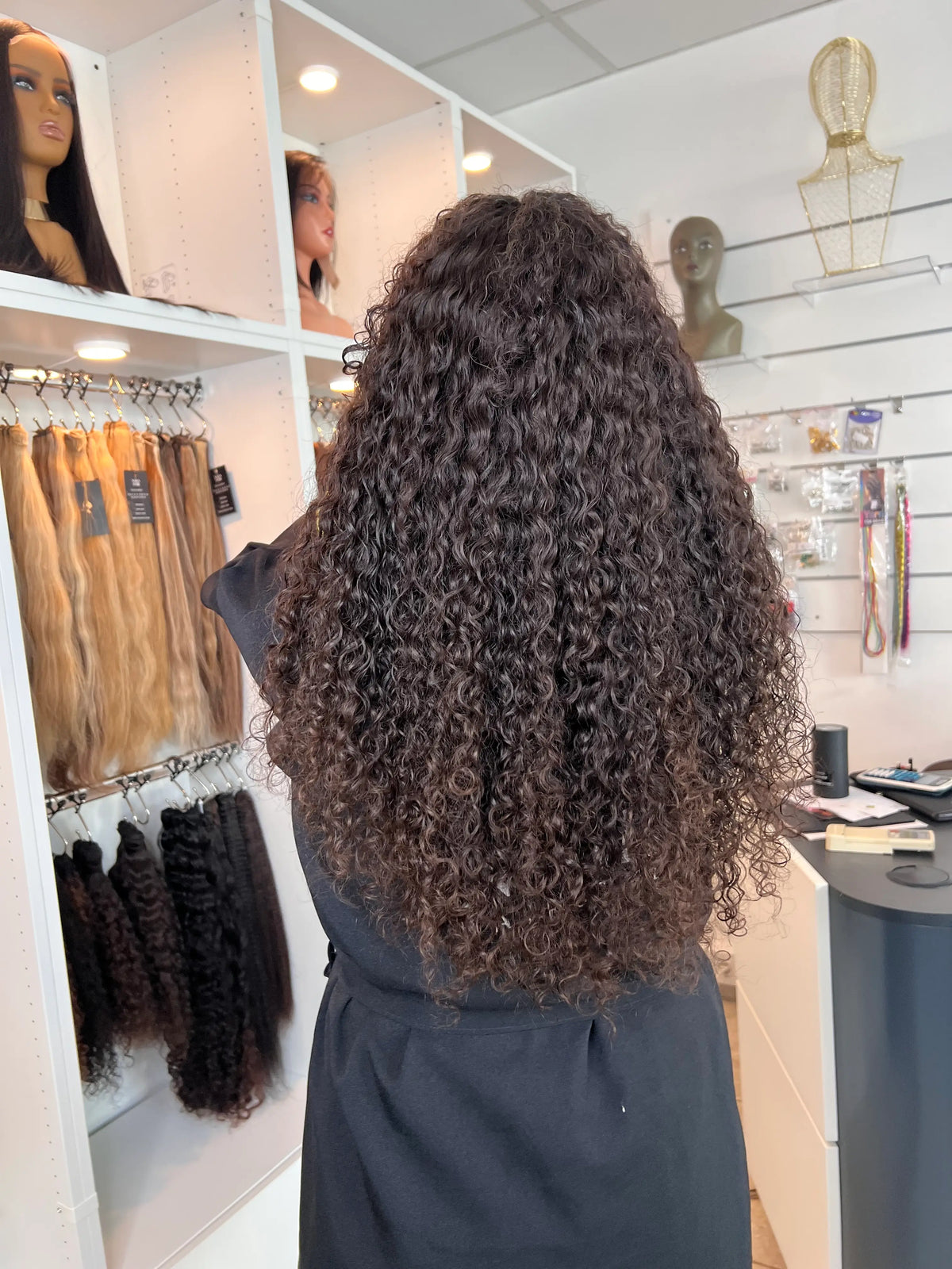 Extensions Cheveux Bouclés - NahaHair – Châtain Foncé #2, 100 % cheveux humains, texture naturelle